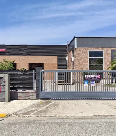 Contact, Hellas Stones 